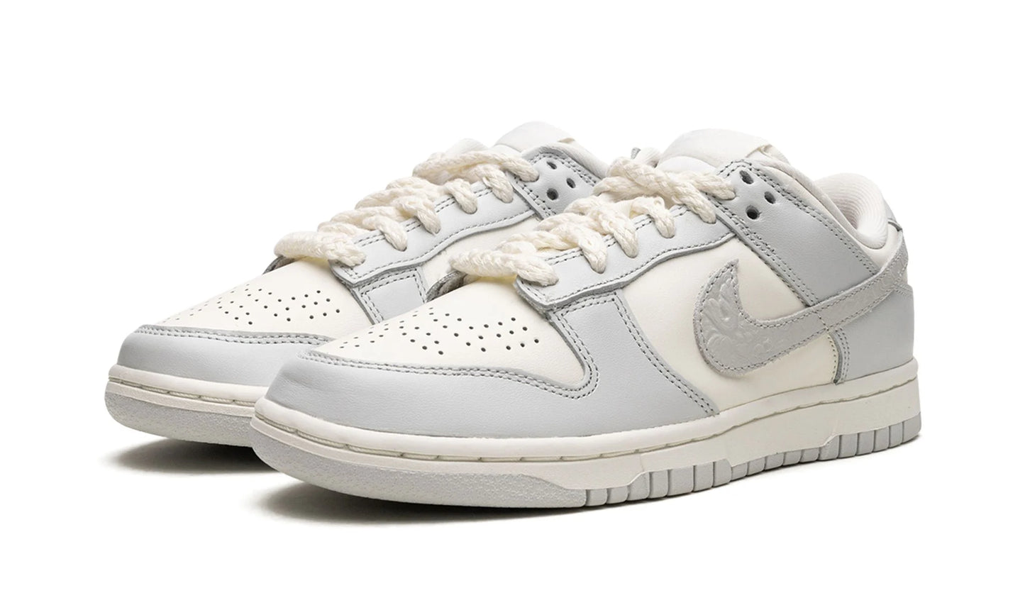 NIKE DUNK LOW WMNS "Needlework"