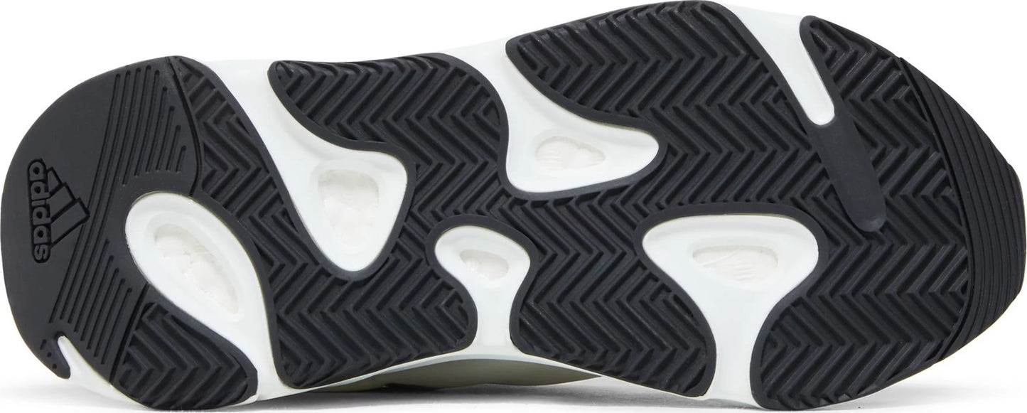 Yeezy 700 MNVN