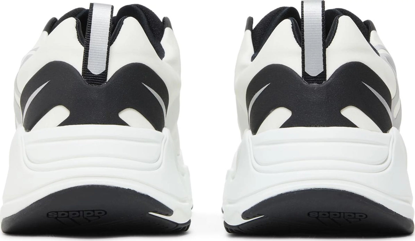 Yeezy 700 MNVN