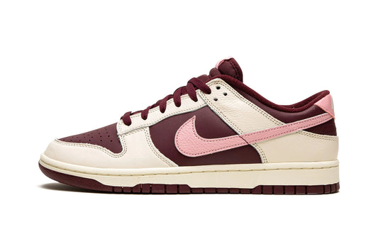 Nike DUNK LOW "Valentine's Day 2023"